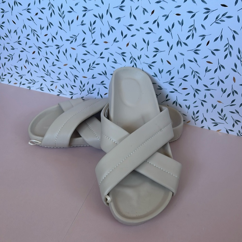 Alfani beige sandals size M 7-8
